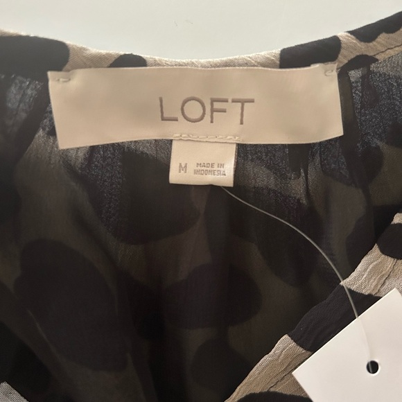 LOFT Black and Cream Patterned Blouse. Lined. Medium NWT - Picture 8 of 9